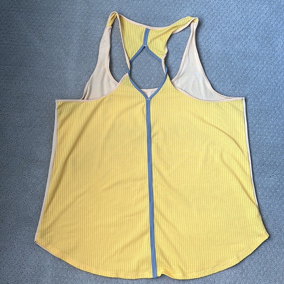 Women’s Under Armour Workout Tank - Picture 4 of 6